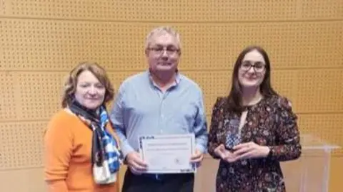 P_somoscomarca_240314_obarco_centrodesalud_premio