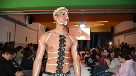 p_somoscomarca_obarco_ieslauroolmo_desfile_maquillaje_peluqueria_2024 (40)