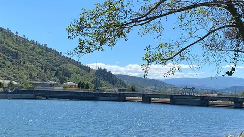 somoscomarca_240802_vilamartin_embalse Santiago_central santiagojpg (3)