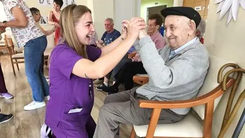 portada_somoscomarca_20240607_obarco_centrodedia_salgueiral_baile_actuacionleopereira (26)