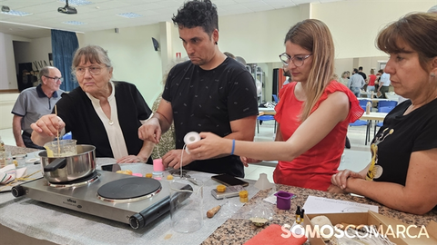 somoscomarca_20250607_vilamartin_asociacionapicultores_taller_velasceraabeja (7)