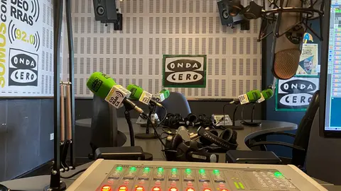 portada_
somoscomarca_mesaestudio_radiovaldeorras_estudio_2025