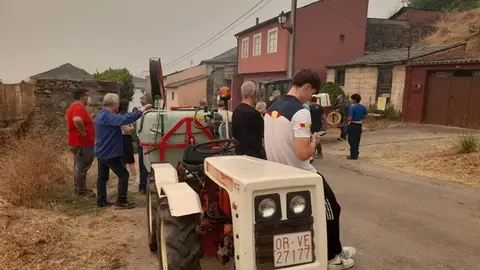 portada_somoscomarca_20250817_obarco_incendio_outarelo_tractor_vecinos