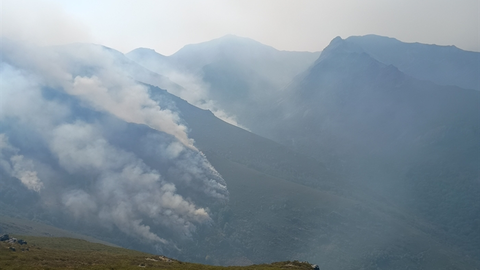 portada_somoscomarca_carballeda_incendio_teixadal_fotosputnicklabrego (1)
