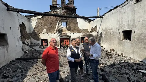 portada_somoscomarca_20250821_obarco_incendio_fervenza_sanvicente_visita_delegado1208