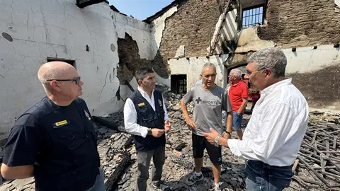 portada_somoscomarca_20250821_obarco_incendio_fervenza_sanvicente_visita_delegado1209