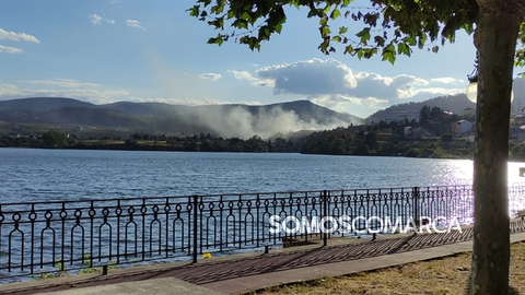 portada_somoscomarca_arua_incendio_vertedero_desdeoaguillon