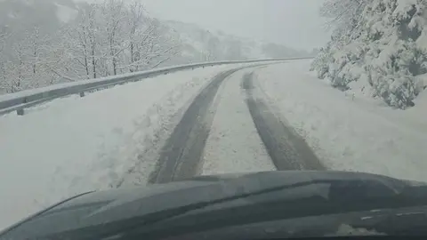 somoscomarca_pe&ntilde;atrevinca_ou122_nieve_casaio_cochejpeg (1)