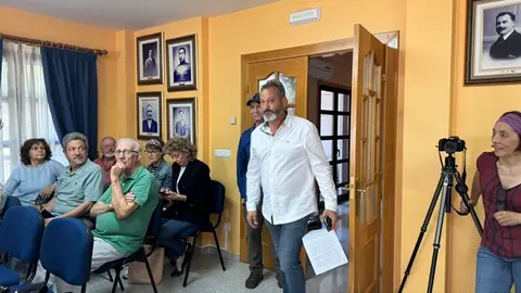 portada_somoscomarca_20260608_villamartin_pleno_dimisionenriquealvarez (1)