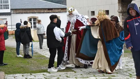 Los Reyes Magos recorren Valdeorras, Terras de Trives y Viana, ¿Quieres saber a qué hora estarán en cada lugar?