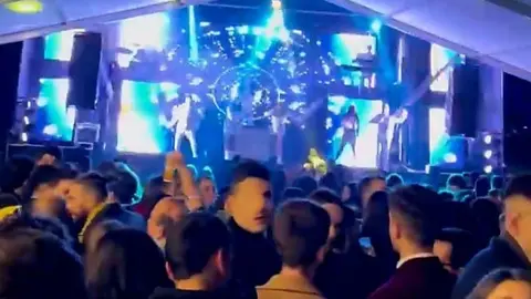 El Concello de O Barco licita la fiesta de Fin de Año tras recibir siete propuestas