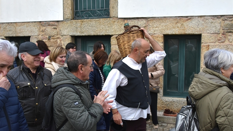 Las covas de Vilamartín se llenarán de teatro y vino con el recorrido «O conto vai de covas»