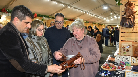 El Mercado Navideño vuelve a Sobradelo como escaparate del comercio y la artesanía de Valdeorras