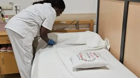 Cuatro inserciones laborales en Valdeorras en el primer año de Cáritas como agencia de colocación