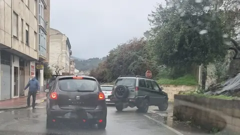 Colisión por alcance en la Calle Ramón y Cajal de O Barco