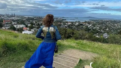 Elisa Alonso: «Alas para volar, raices para volver»