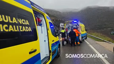 Siete heridos tras la colisión de dos furgonetas que transportaban trabajadores de canteras en la OU-122