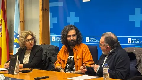 O Barco arropa a Miguel Garrido de Vega en la presentación de La noche líquida