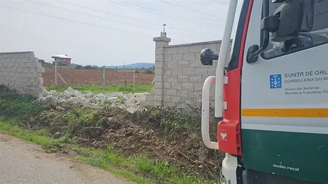 Herido el conductor de un vehículo de Medio Rural en Larouco