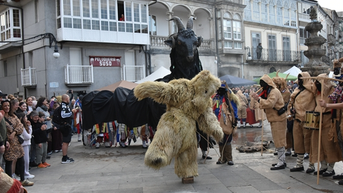 Viana do Bolo converteuse no epicentro do Entroido peninsular coa Vibomask
