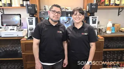 Reabre Bar La Galería en O Barco con nueva gerencia y un sueño hecho realidad