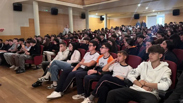 Así imaginan los jóvenes el comercio del futuro en Valdeorras