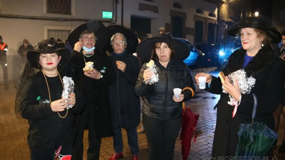 Enterro da Sardi&ntilde;a na R&uacute;a Vella (10)