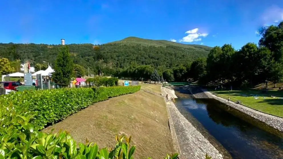 Zona de baño no Río Couselo, en Vilariño de Conso
