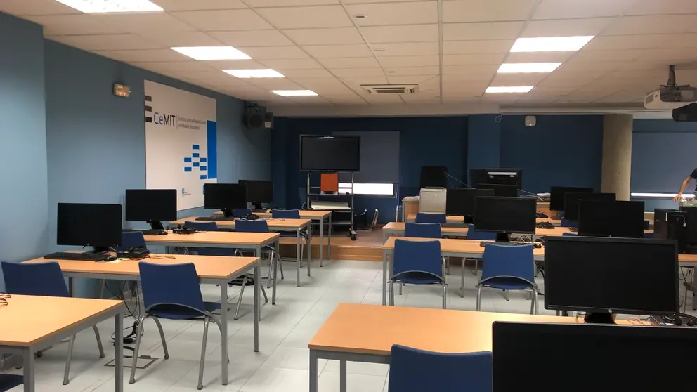 somoscomarca_aulacemit_ordenadores_obarco_2022-12-5