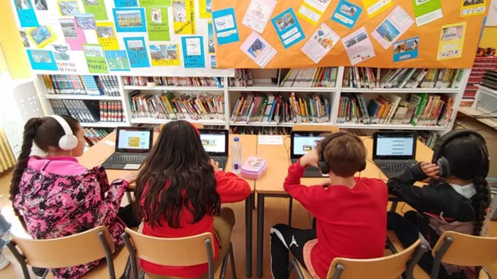 somoscomarca_diadasletrasgalegas_2023_colegios_2023827 (38)