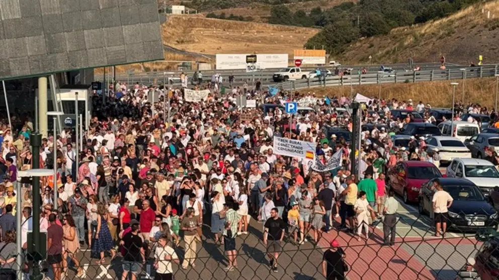 somoscomarca_20250802_agudiña_manifestacion_derechoaltren816