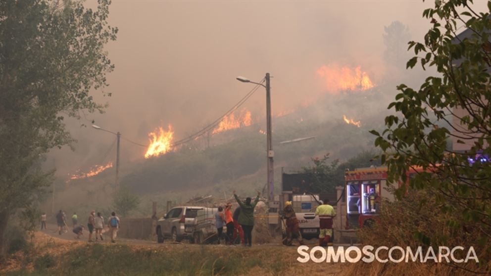 somoscomarca_rubia_incendio_xeadre_llamas_voluntarios_vecinos_desesperacion_bomberos