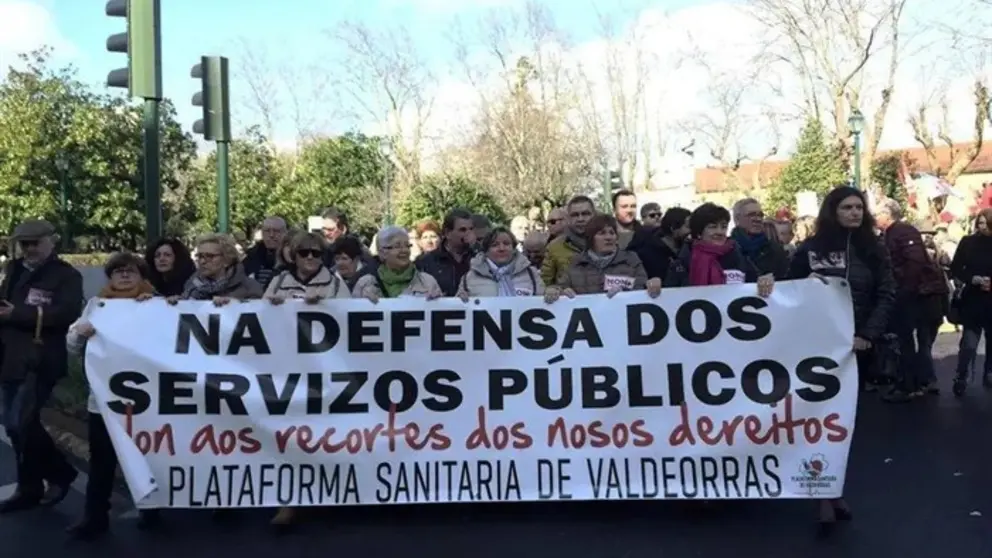 somoscomarca_20251013_santiago_plataformadefensasanidad_valdeorras1752