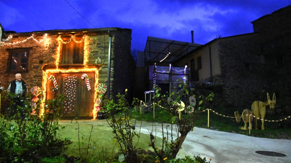 somoscomarca_20251207_obarco_fervenza_decoracionnavidad (36)