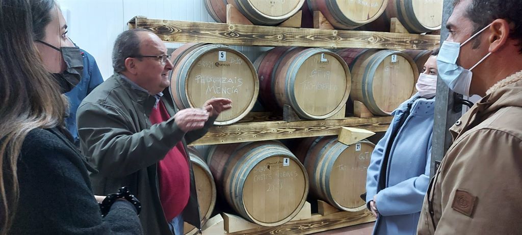 06c8174d-bfd2-4261-8f74-e3ea8ac48212