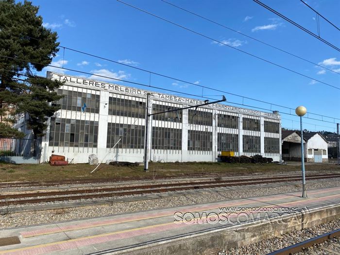 Parte trasera de Talleres Meleiro al lado de la estación de ferrocaril (2)