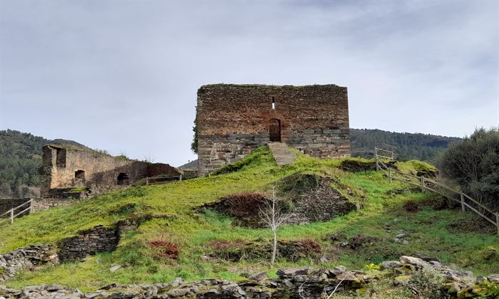 Castillo de Os Novais, en Quiroga