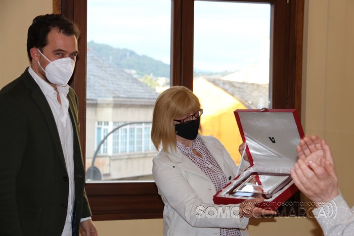 somoscomarca_arua_gemacebey_homenaje_bibliotecaria_jubilacion_2022_05_02 (1)