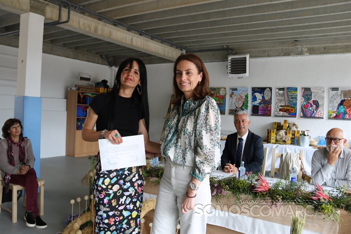 Valentín Garcia entrega o premio do concurso das Letras Galegas no colexio Virxe do Camiño de Rubiá (27)