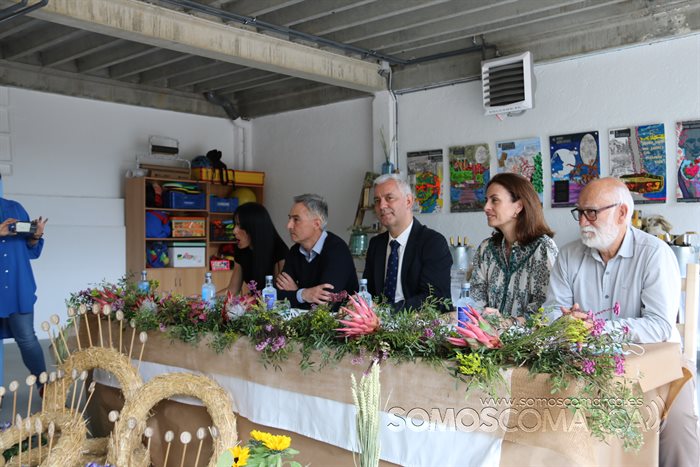 Valentín Garcia entrega o premio do concurso das Letras Galegas no colexio Virxe do Camiño de Rubiá (44)