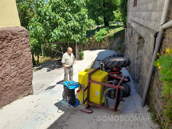 somoscomarca_carballeda_accidente_tractor_vuelco_2022 (1)