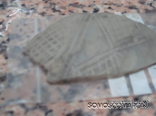 somoscomarca_sputniklabrego_presentacion_arqueologia_piezadevidrio_vidriolabrado_yacimiento_2022_06_03