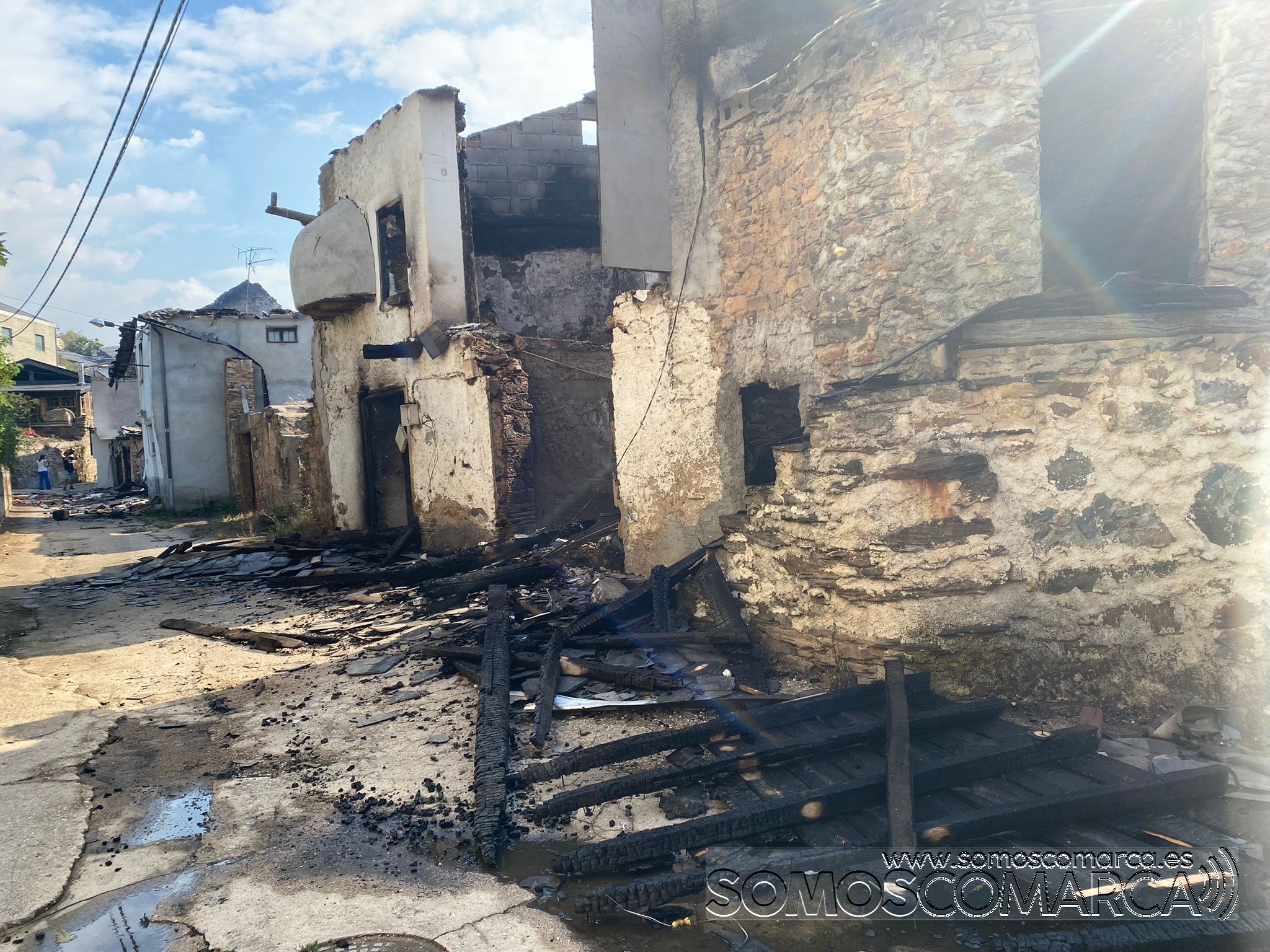 SOMOSCOMARCA_aveigadecascalla_viviendas_rubia_fuego_incendio_casas_quemado_2022-08-19 (18)