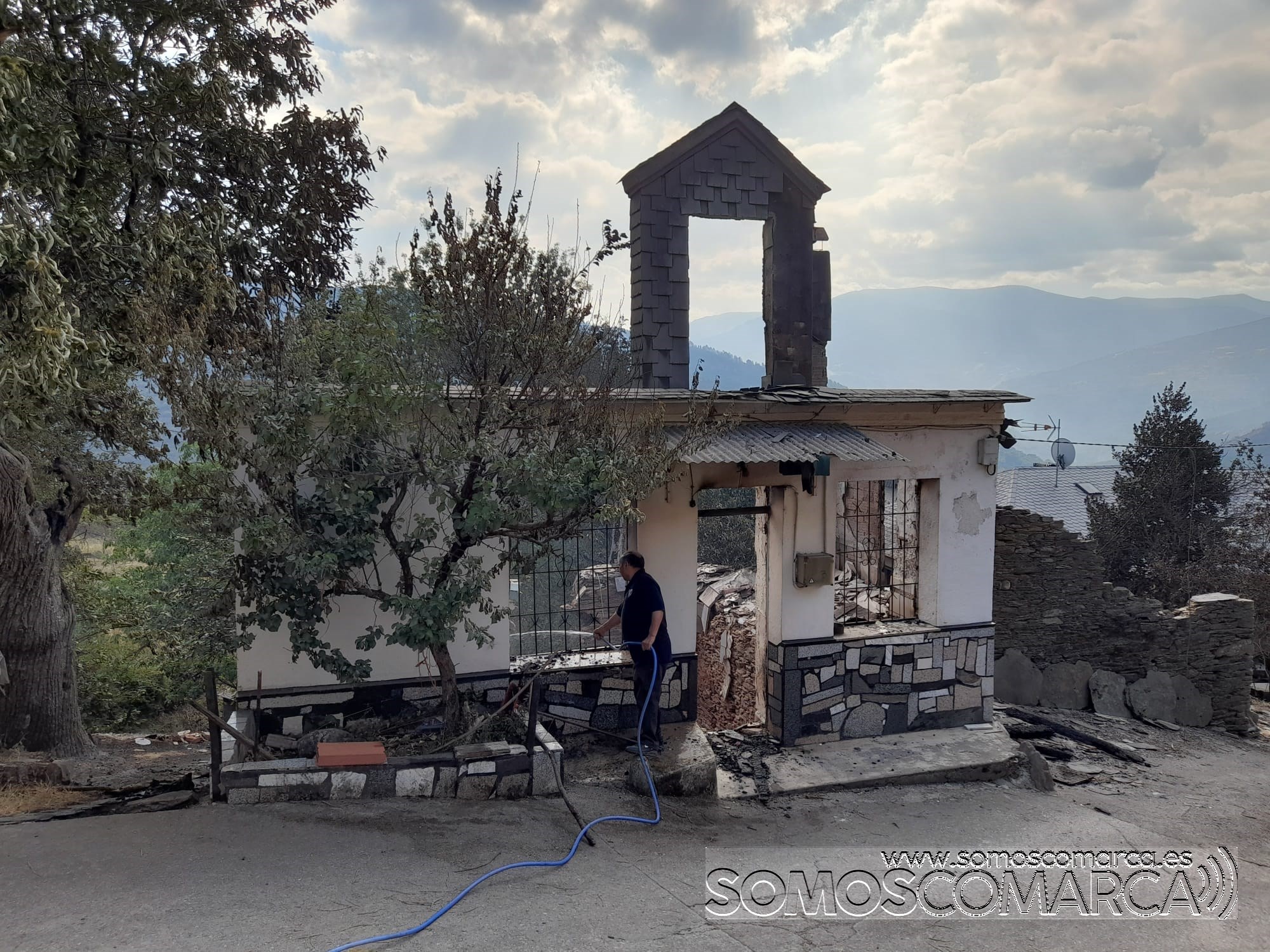somoscomarca_fuego_robledoCarballeda_bascois_casasquemadas_2022-07-19 (21)