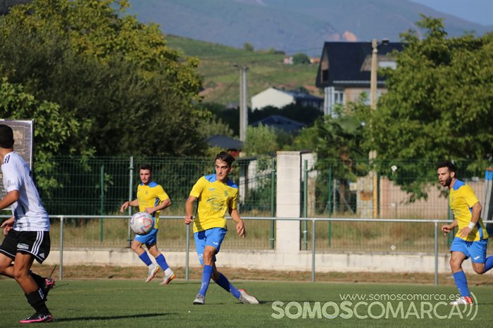 El CD Rúa juega el primer partido de pretemporada 2022 (18)