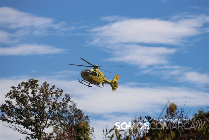somoscomocarca_herido_hombre_leña_raxoa_obarco_ambulancia_2022-09-26JPG (1)