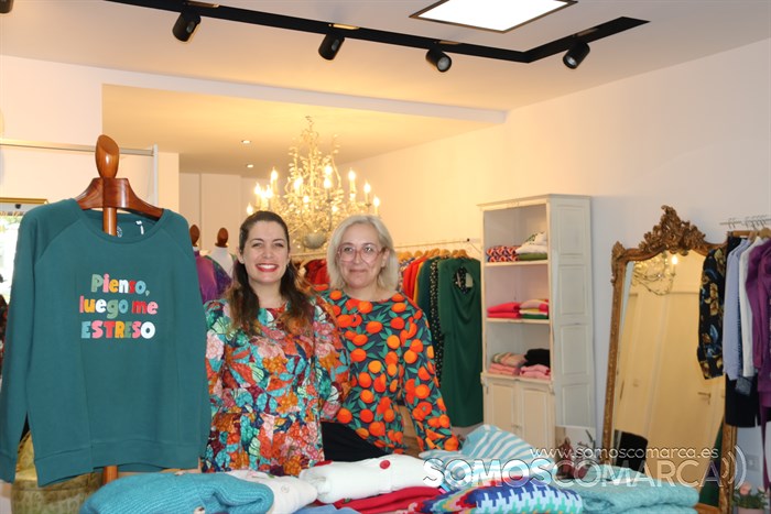 Elena y Vero en la nueva tienda