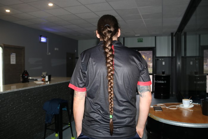 Adrian, más de un metro de melena (3)