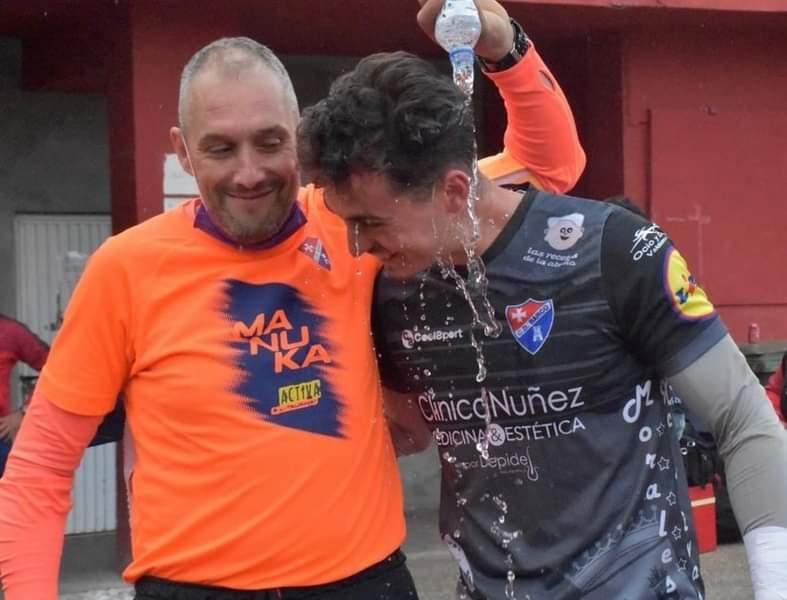 Nando y Aitor Arias, celebrando una victoria