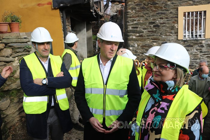 somoscomarca_candeda_visita_alfonsorueda_incendio_ayudas_casas_2022 (6)